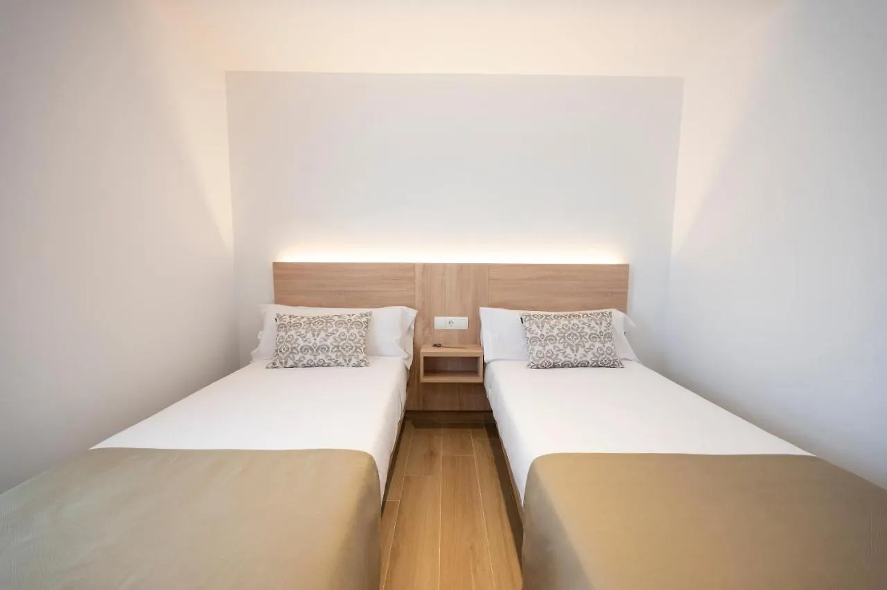 Apartamentos Blanco Sol 卡拉瓦德亚